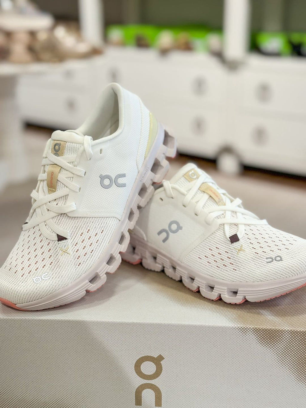 On Cloud X 4 鈥業vory Sand鈥?