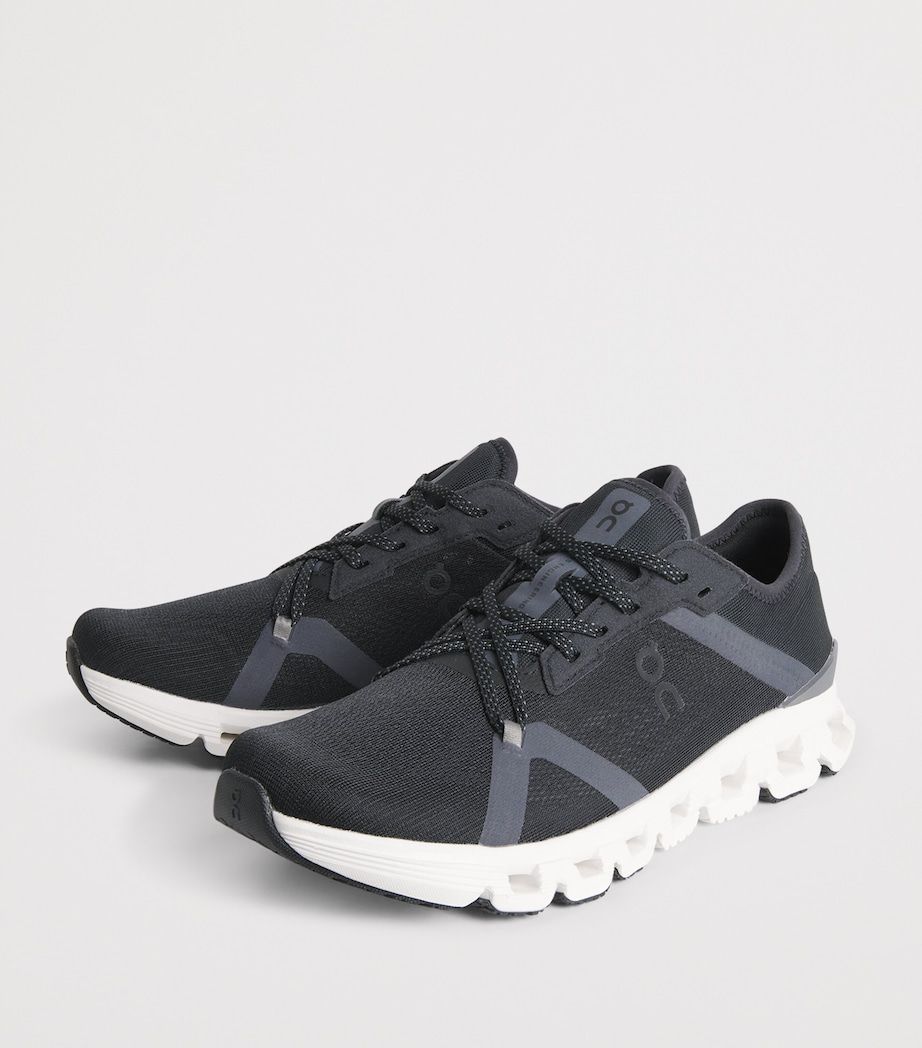 ON Cloud X 4 AD 鈥楤lack and white鈥?