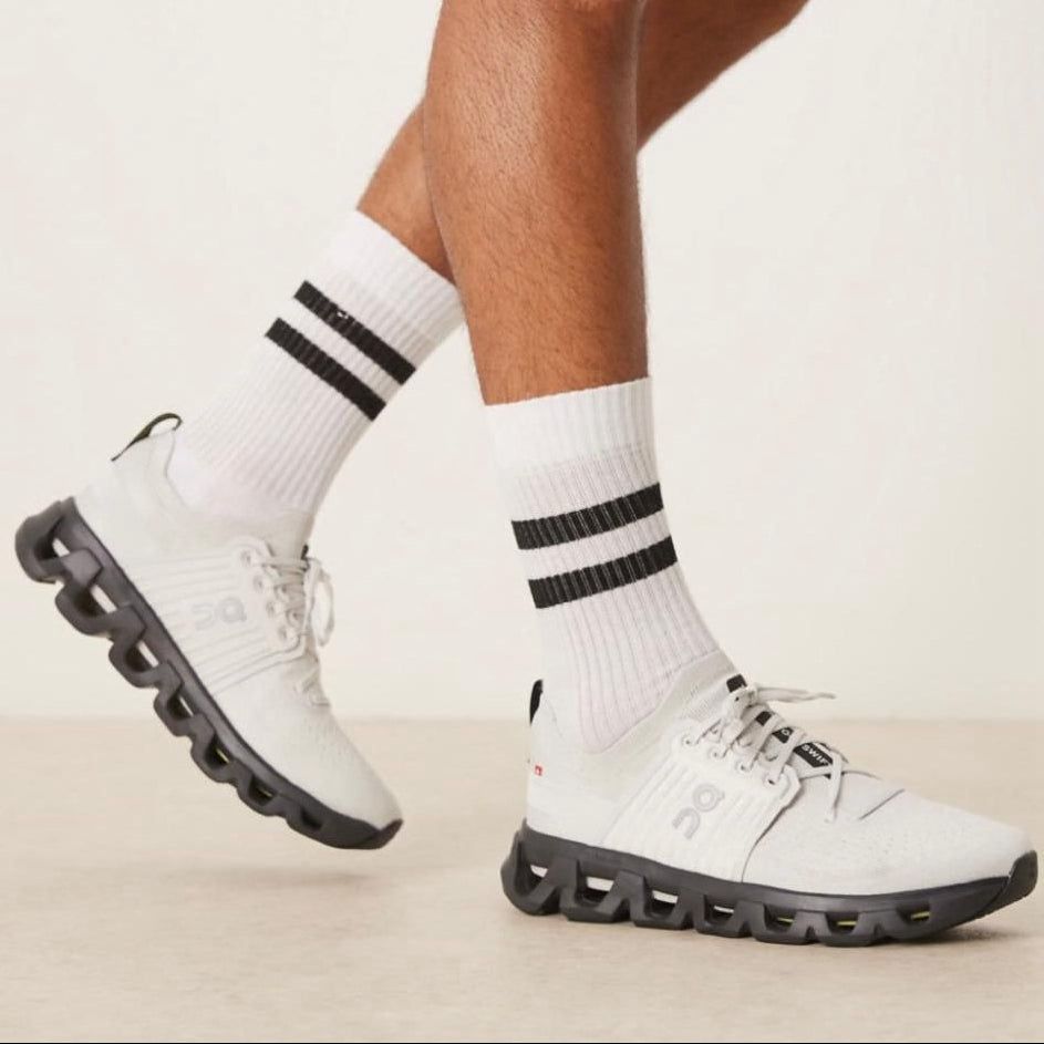 On Cloudswift 4 Wolf / Black 鈥?Lightweight Running