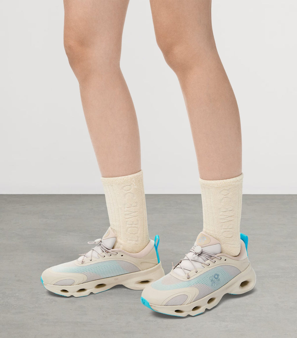 ON Running Cloudsolo LOEWE Sand | Turquoise 鈥?Sand | Turquoise